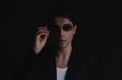 La musica &egrave; lavoro: Giovami si &laquo;candida&raquo; su LinkedIn e lancia il singolo &laquo;crESCere&raquo;