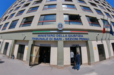 Estorsioni a commercianti foggiani, condannati 4 affiliati alla Società Estorsioni a commercianti foggiani, condannati 4 affiliati alla Società