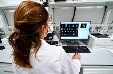 Programma Genoma Puglia: a Bari grazie allo screening genico bimba salvata dalla cecit&agrave; a 20 giorni di vita