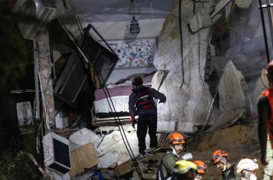 Raid Usa-Israele nella notte: 17 morti, tra le vittime 6 bambini. Colloqui in corso per 45 giorni di tregua dopo le minacce di Trump