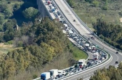 Frana di Petacciato, Puglia isolata dopo l'interruzione di A14 e ferrovia Adriatica. I tecnici: &laquo;Tempi lunghi per il ripristino&raquo;