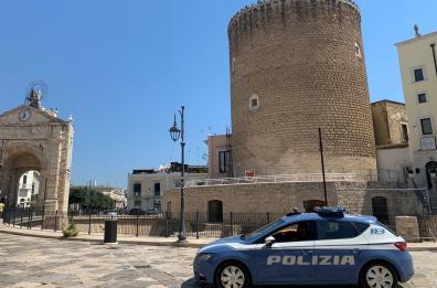 Era ricercato da mesi, la polizia lo becca a Bitonto durante la grigliata di Pasquetta: arrestato 37enne Era ricercato da mesi, la polizia lo becca a Bitonto durante la grigliata di Pasquetta: arrestato 37enne