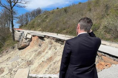 Roseto Valfortore, oggi 10 aprile riapre la strada provinciale crollata per il maltempo. Esercito ripristina la viabilit&agrave;