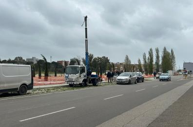 Taranto, cade un palo della luce per il forte vento: muore sul colpo un operaio Taranto, cade un palo della luce per il forte vento: muore sul colpo un operaio