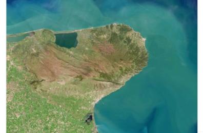 Gargano &laquo;colorato&raquo; dal fango in mare: le immagini satellitari svelano il fenomeno dopo le piogge