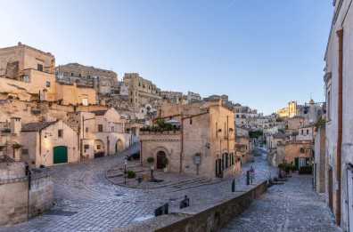 Matera liberata: via i cavi elettrici dalla vista sui Sassi