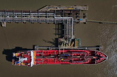 Hormuz riapre, progressi nei colloqui Usa-Iran mentre resta la tensione in Medio Oriente