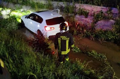 Notte di incidenti sulle strade del Brindisino: almeno 6 persone ferite, un'auto &egrave; finita in un canalone