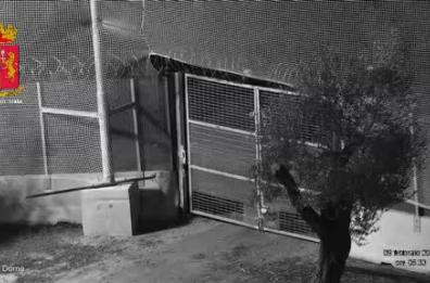 Polizia smentisce i No Tap
«Ecco le prove dell'aggressione»
Il video che incastra gli attivisti
