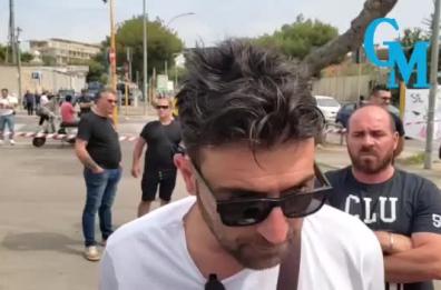 Gasolio troppo caro: protesta e sit-in davanti al porto di Bari. Invasa la strada, intervengono forze dell'ordine