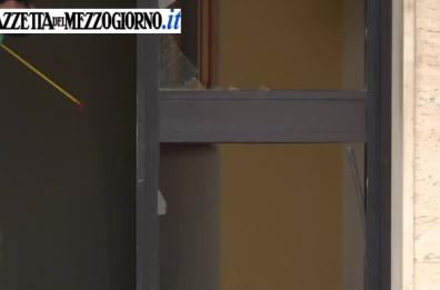 Bari, finisce contro vetrata
Muore giovane mamma
