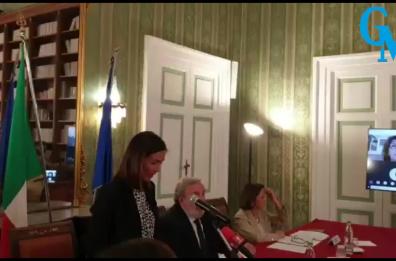 Cis, Carfagna a Brindisi firma finanziamento per 37 progetti