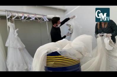 Salento, brucia abiti da sposa del suo atelier: «Nessun aiuto, in fumo i nostri sogni»