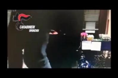 Brindisi, il film delle rapine con sparatoria