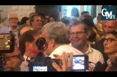 «Buon compleanno Emiliano»: la festa tra panzerotti e pizzica a Largo Albicocca