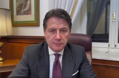 Puglia, i beneficiari del Reddito di Dignità avranno anche bonus cultura. Conte: «Grande lavoro M5S per il welfare»
