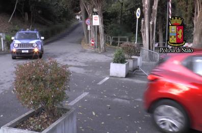 Potenza, le «bustarelle» per i loculi al cimitero: 3 arresti