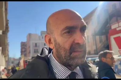 Donna dispersa nel crollo palazzina a Bari, il sindaco Leccese: «Più passano le ore più siamo pessimisti, continuiamo a sperare»
