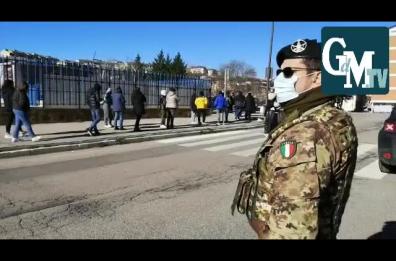 Potenza, rientro a scuola: studenti di istituti superiori in coda per screening Covid 