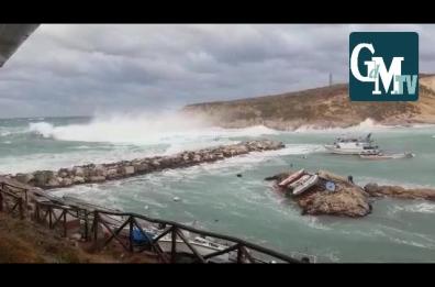 Isole Tremiti, la barca affonda per colpa della mareggiata: inghiottita dalle onde