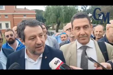 Salvini e Vannacci a Bari: «Sono convinto che con il generale cambieremo l'Europa» FOTO/VIDEO