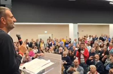 Regionali, Decaro apre la convention e cita il coraggio degli attivisti della missione Flotilla FOTO/VIDEO