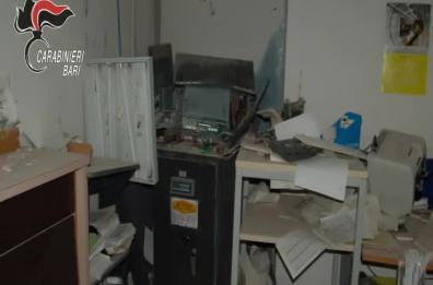 Andria, assalto ai bancomat 
con esplosivi: 4 arresti dei Cc