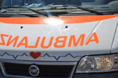 Laterza, con la Bmw contro un muretto: muore 21enne