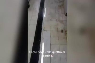 «Acqua fredda, bagni sporchi e allagati»: la video denuncia dai migranti del Cara di Bari