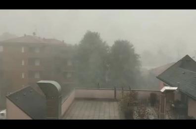 Temporale in Brianza: grandine, nubifragio e inondazione. Donna morta schiacciata da albero