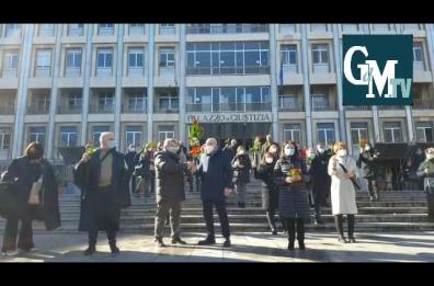 Giudici onorari in condizioni di precarietà: il flash-mob a Bari