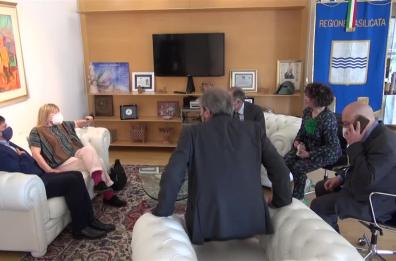 Migranti, il premio Nobel Jody Williams in Basilicata incontra Bardi