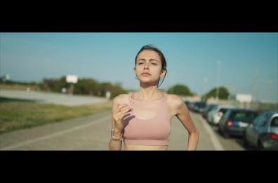 «Io che canto la mia lotta contro l'anoressia»
