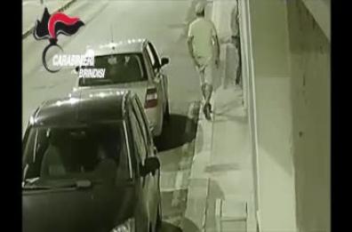 Brindisi, smantellata banda: rubava in case e portava via auto