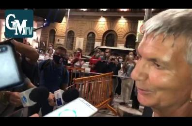 Bari, Vendola con le Sardine in piazza: «Torno per evitare che ritorni Fitto»