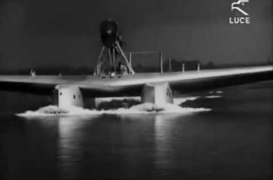 Il bimotore Savoia Marchetti S 55
uno dei simboli del progresso italiano