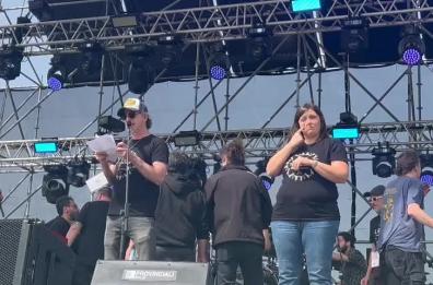 Taranto, Riondino dal palco dell'Uno Maggio: «Mai auspicherei violenza, ma qualcuno capovolge la storia e la realtà»