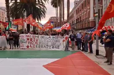 Bari scende in Piazza Prefettura a sostegno della Global Sumud Flotilla