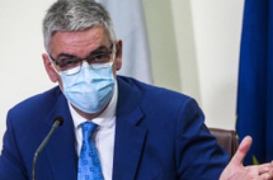 Covid 19, Brusaferro in collegamento a Foggia: «In Italia lieve decrescita». Anelli: «No a vaccini a chi non è a rischio»