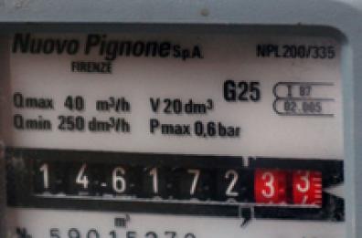 Toglie i sigilli a contatore
 gas: in manette commerciante