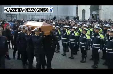 Bari, l'addio al generale Marzulli scortato dai suoi vigili