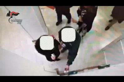 Timbravano il cartellino e se ne andavano in giro: 10 denunce e 3 misure cautelari al Policlinico Bari. Sanitaservice: «Avevamo già denunciato»