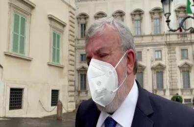 «Noi presidenti di Regione che rispondiamo al telefono ai cittadini»