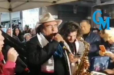Bari, Al Bano e il vice ministro Sisto cantano e suonano per beneficenza