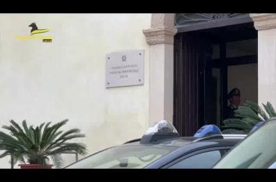 Navette e taxi abusivi in tutto il Salento, GdF scopre giro d'affari da 270mila euro
