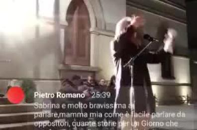 Collepasso, bufera durante un comizio: «La sindaca gode solo quando fa le querele»