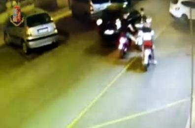 Taranto, i selfie su Instagram con le moto rubate: incastrati in 3, due minori