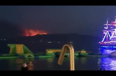 Grecia, incendio a Corfù: evacuati 17 villaggi con 2.500 persone