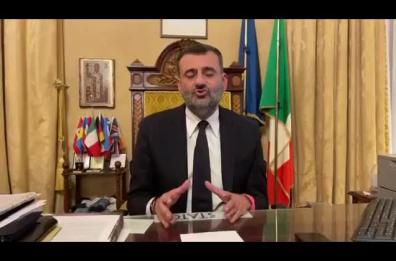 Bari a rischio scioglimento, Decaro contro Gasparri: «Ma sciogliere che cosa?»