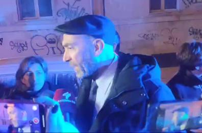 L'apprensione del sindaco Leccese: «Stiamo cercando di capire se c'è qualcuno all'interno»
